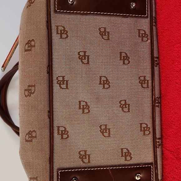 ☆Dooney and Bourke Bag.☆ - Picture 5 of 16